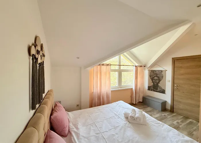 2 Bedroom The Quiet Luxury 8 公寓 *